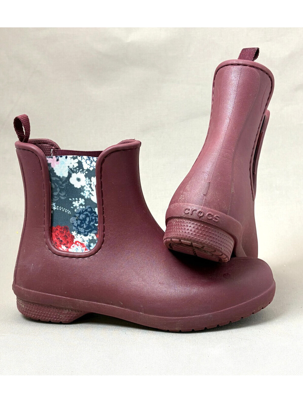 Crocs Freesail Chelsea Rain Boots Womens 7 Burgundy Floral Waterproof 204630